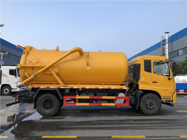 东风天锦(14方)吸污车