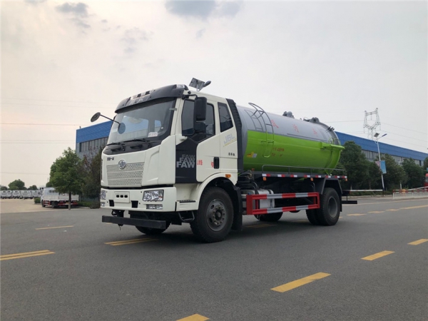 解放J6(12方)吸污车