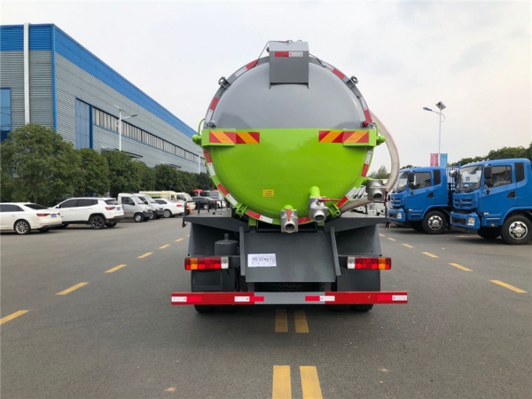 解放J6(12方)吸污车