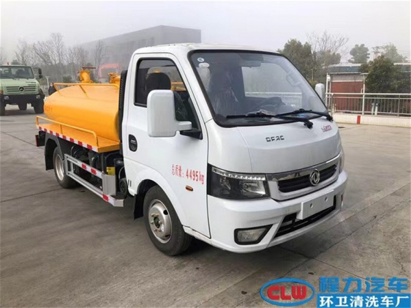 蓝牌东风途逸（2方）吸粪车
