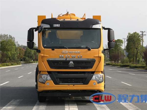 重汽豪沃（22方）清洗吸污车